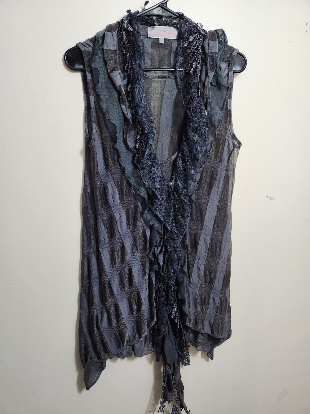 Pretty Angel Women's Layered Ruffled Sleeveless Top - Black/Gray S Small